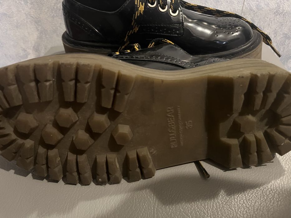 дерби на платформе/мартинсы Pull&bear