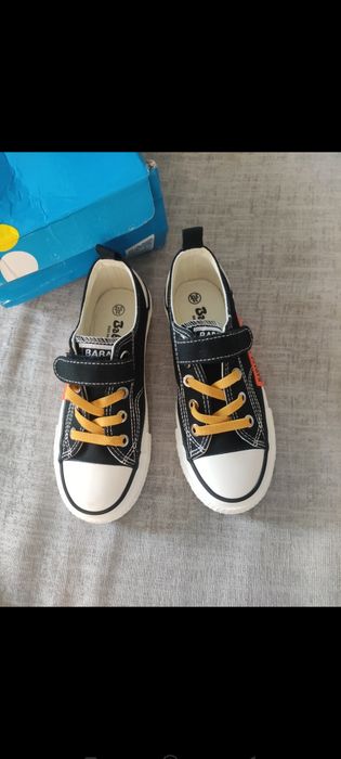 Продам новые детские кеды