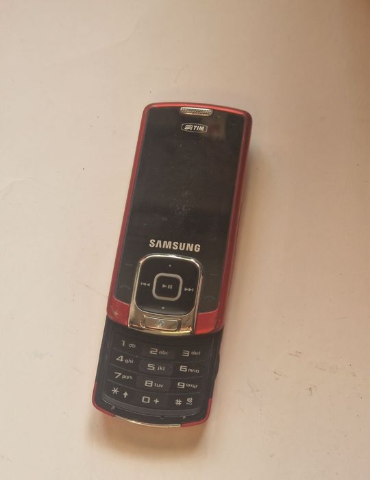 Telefon Samsung SGH- 7330 cu dungi pe display
