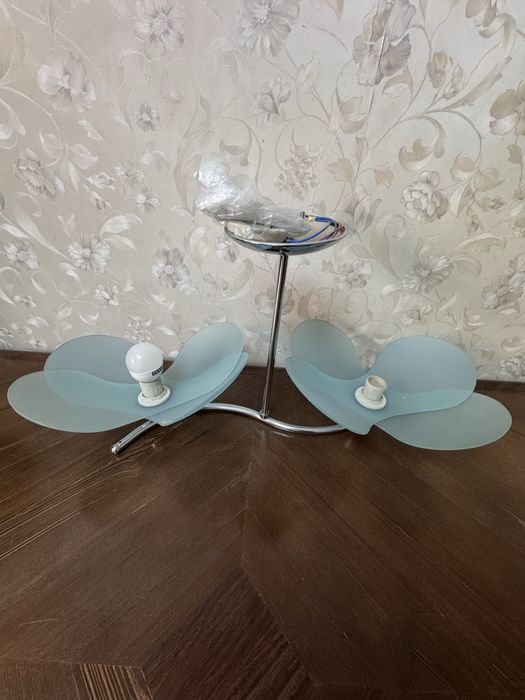 Продается люстра