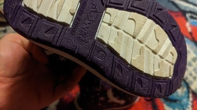 Продам сапожки зимние на девочку