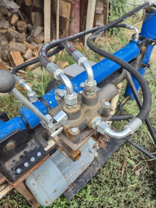 Трифазна цепачка за дърва