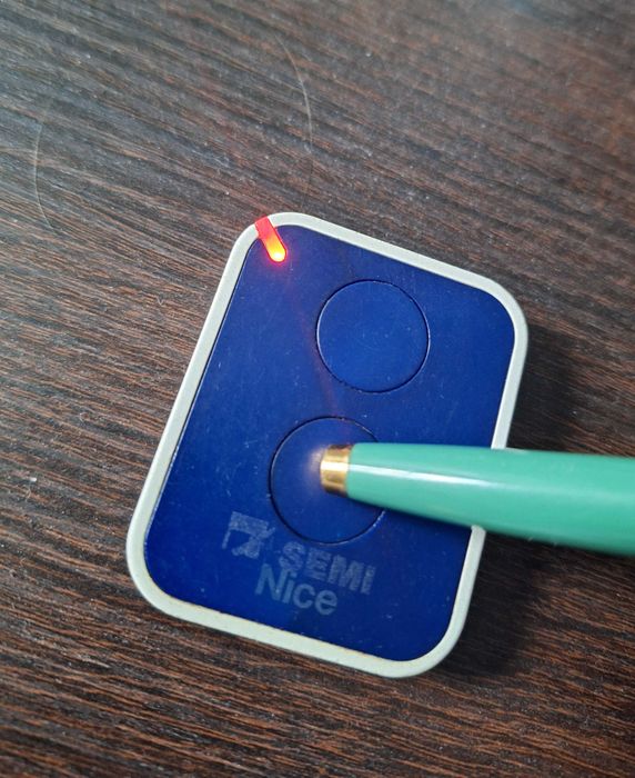 Telecomanda originala Nice ON2EFM 2 canale 868.46 MHz albastru ONE2EFM