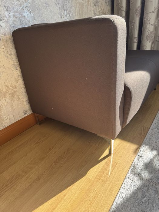 Диван маленький в отличном состоянии