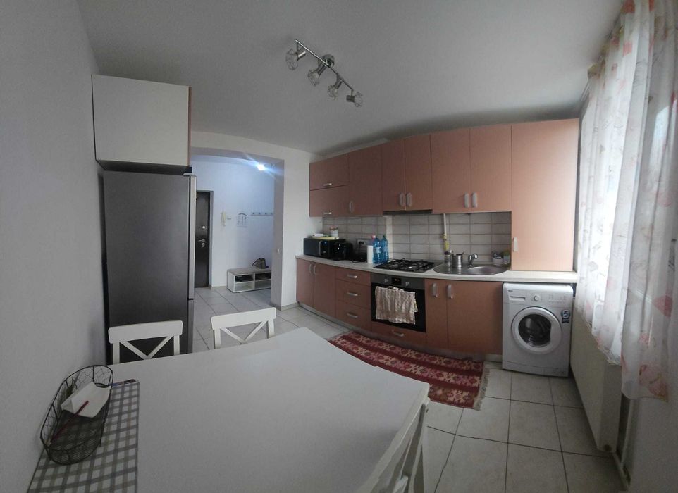 Apartament 2 camere decomandat, zonă centrală