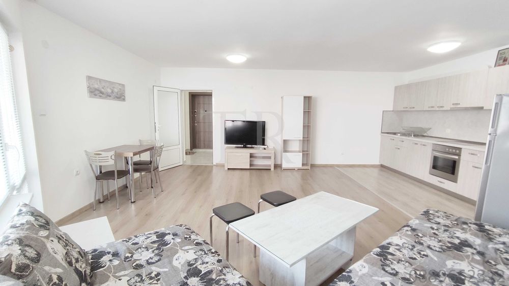 Дава се под наем Тристаен апартамент в Бургас, Лазур - 90 кв.м за 714 € - Снимка #2