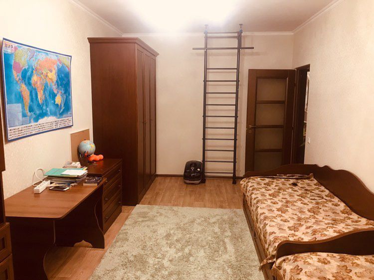 Срочно продам кровать, шифоньер