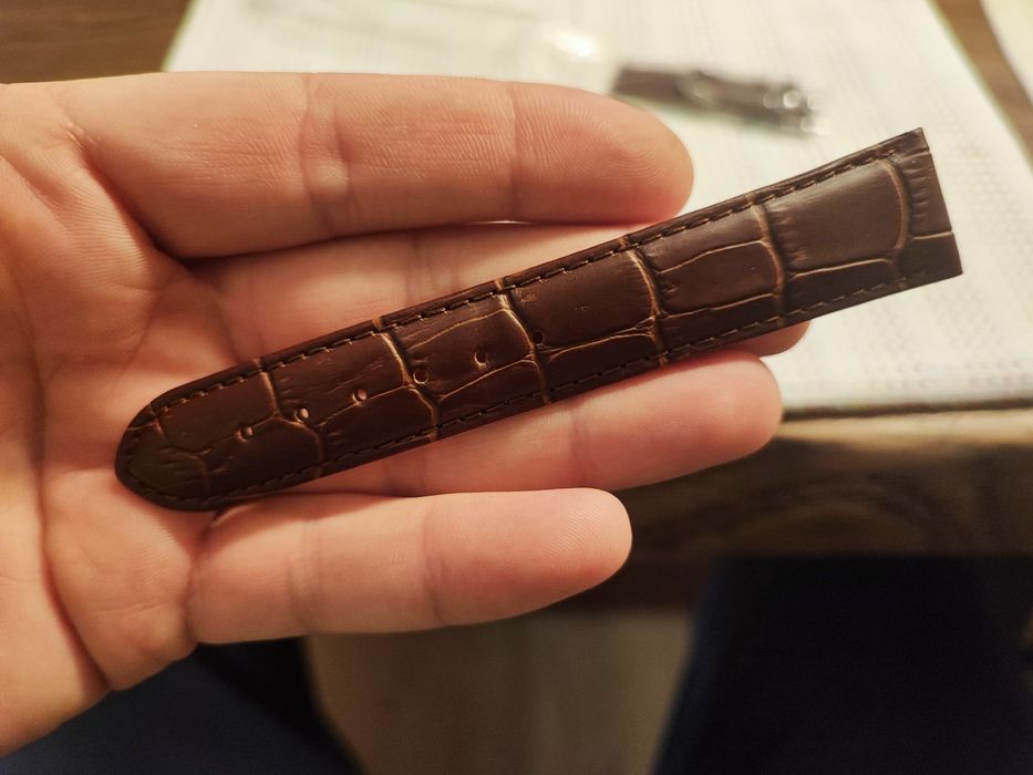 Каишка за ръчен часовник от ест. кожа, 20мм