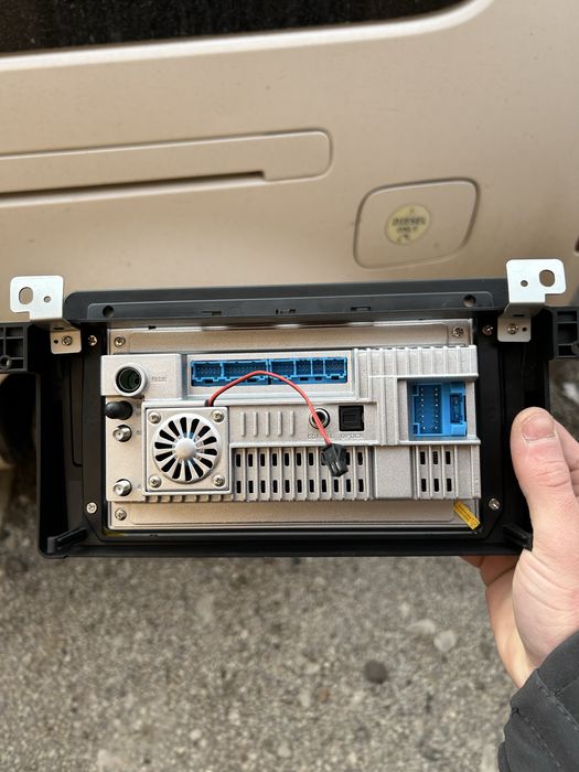 Медиа за БМВ е46 9-инча