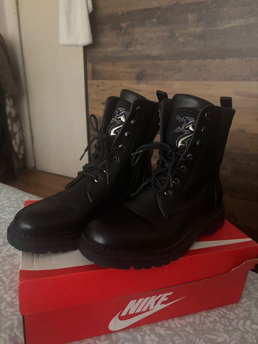Лот с маратонки и сандали