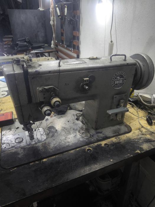 Промышленныя швейная машина тип 3823