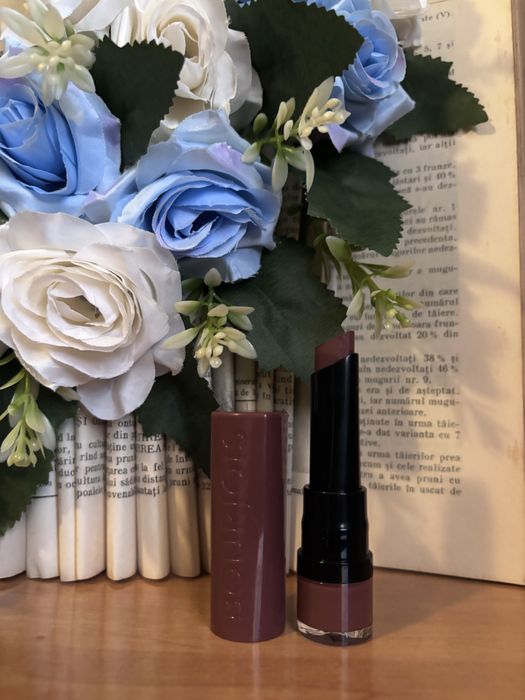 Ruj bourjois diferite nuanțe