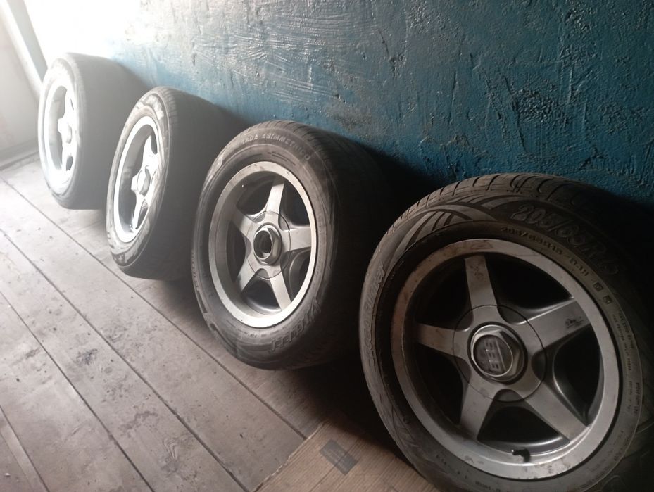 Продам диски вместе с шинами