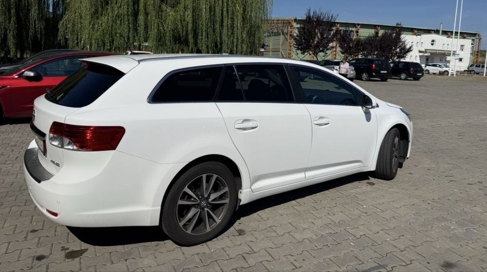 Toyota avensis 2013