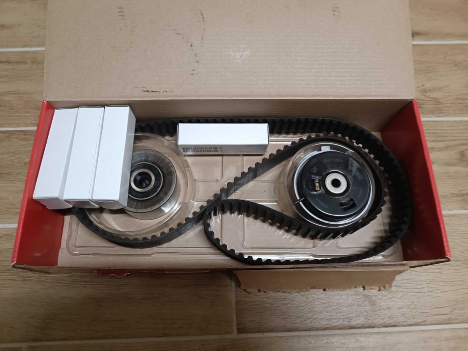 Комплект ангренажен ремък за Opel Astra K015603XS и водна помпа