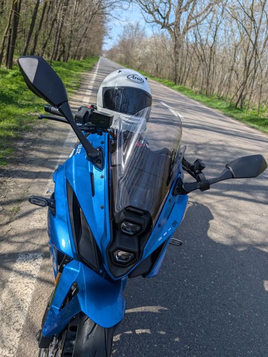 Vând Suzuki GSX-8R - 2024 - Garantie 2028