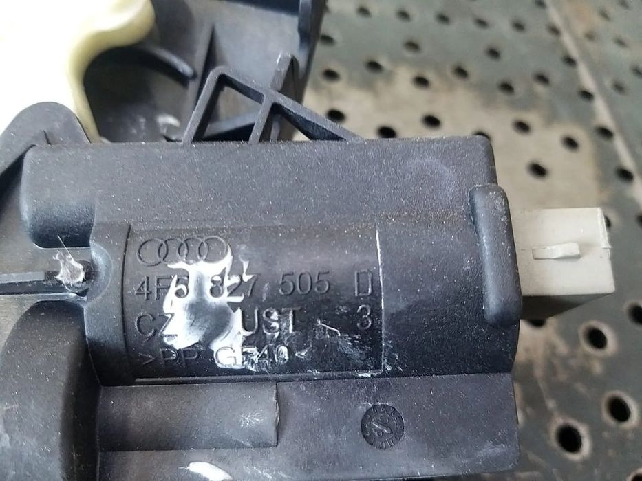 Broasca haion audi a4 b8 8k sedan 4f5827505d