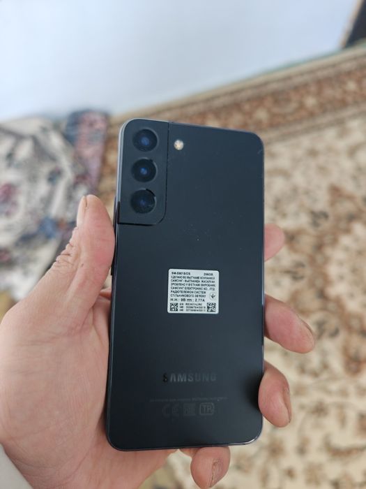 Срочно продам Samsung S22 8/256gb