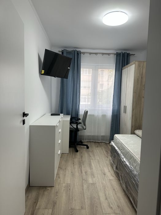 Apartament 3 camere de închiriat