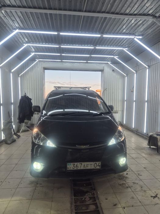 Toyota Estima 2005год