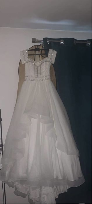 Rochie mireasa albă