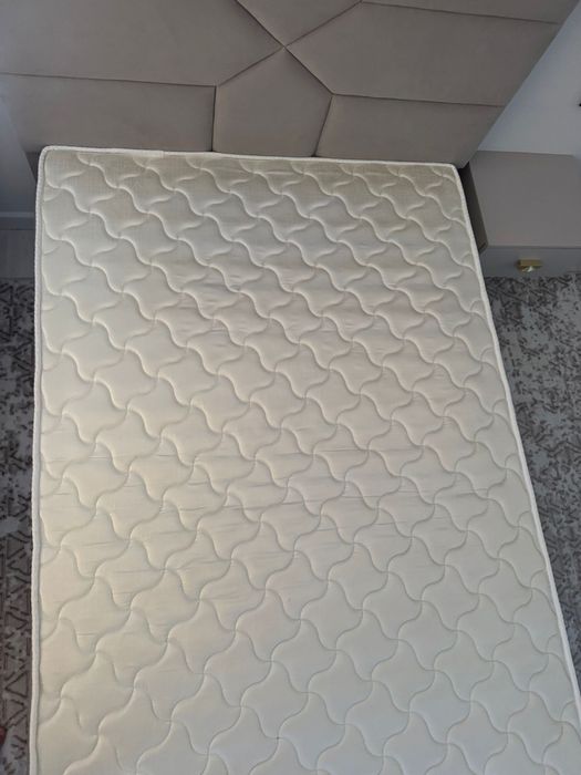 Кровать с матрасом 130*200