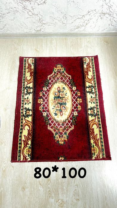 Ковер и дорожки в хорошем состоянии