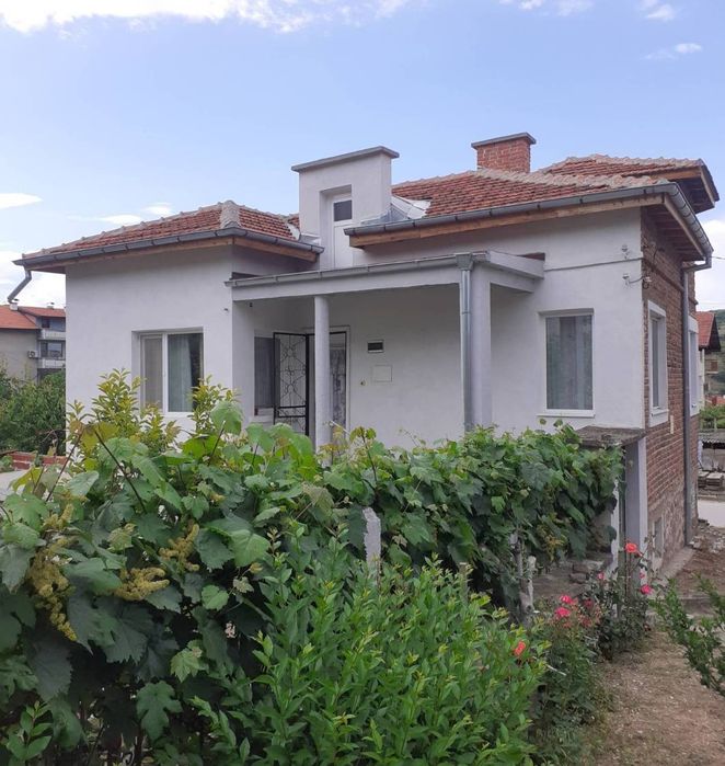 Едноетажна къща в село Бяга