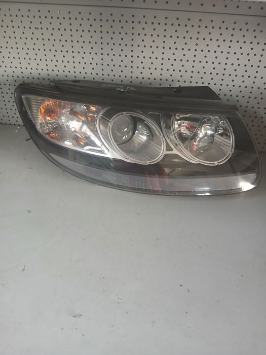 Десен фар Hundai Santa fe