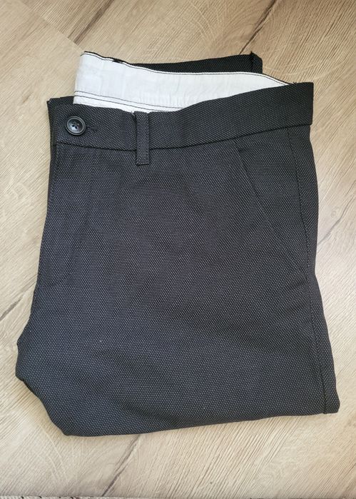 Pantaloni bărbați