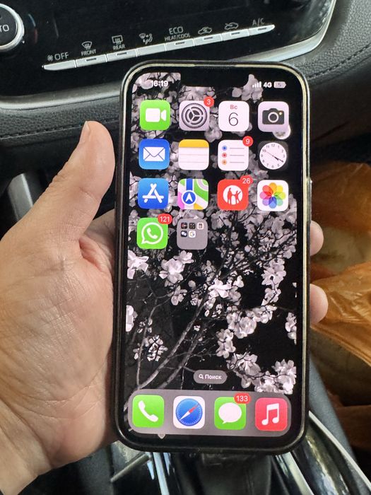 Продам. Iphone 13