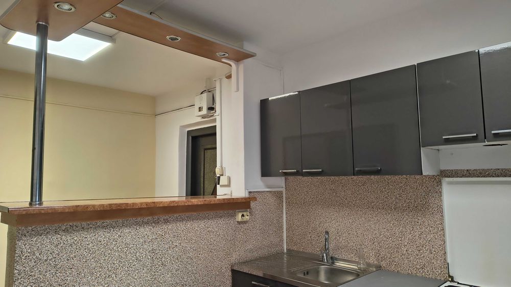Închiriez apartament
