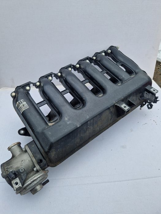 Всмукателен колектор E90 335D