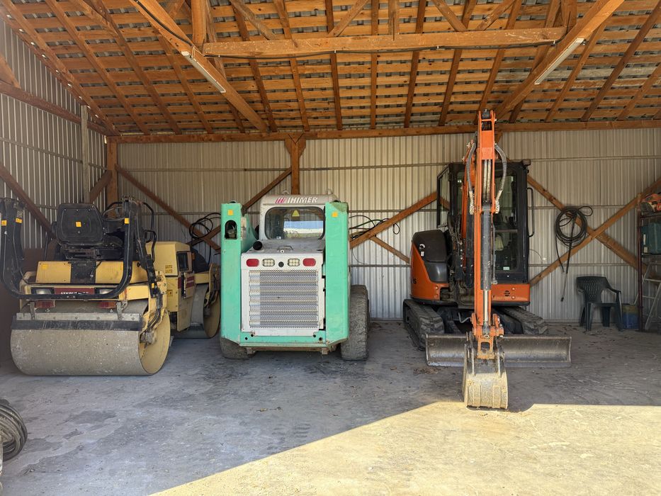 Utilaje de inchiriat-ofer servicii miniexcavator,buldoexcavator