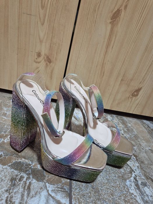 Sandale superbe cu platforma marimea 36