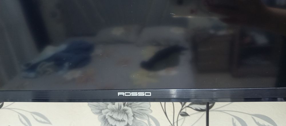 Televizor Rosso 43