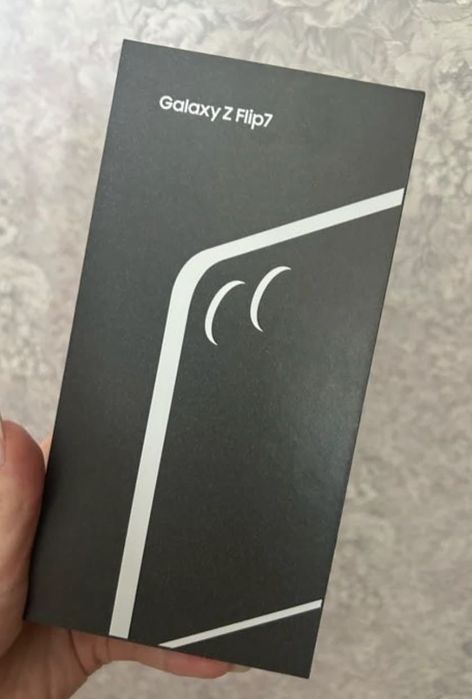 Galaxy 7 Flip7 компактный флагман-раскладушка