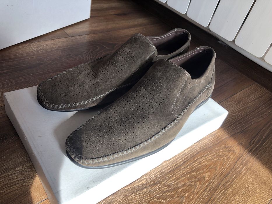 Чисто нови мъжки обувки