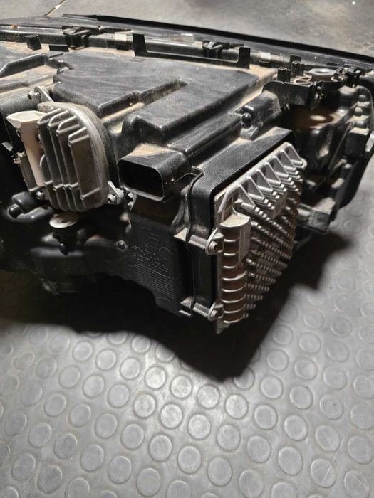 Ляв Adaptive LED фар за BMW X3 G01 - оборудван