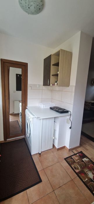 proprietar inchiriez 1 camera la  casa  cu curte