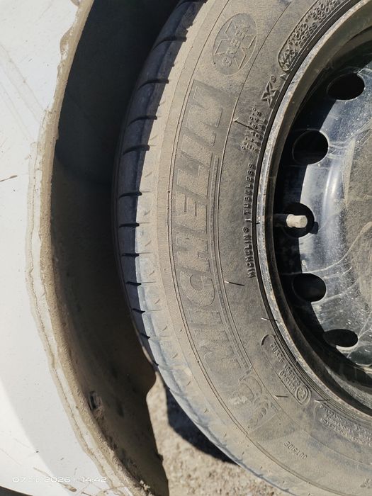 185 65 r15.  Марка michlen  цена за 10000срочно 1штука