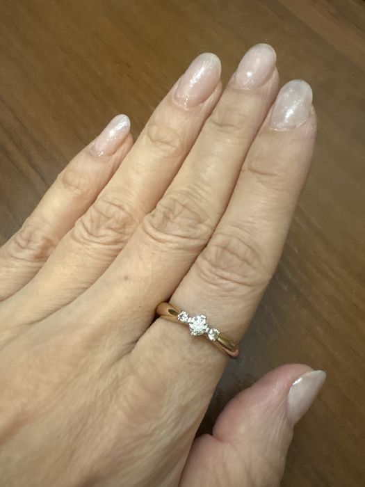 Продам кольцо с бриллиантами.