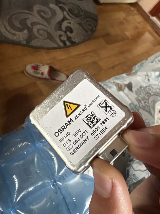 De vânzare: Becuri Xenon D1S 4300K OSRAM – Stare Nouă