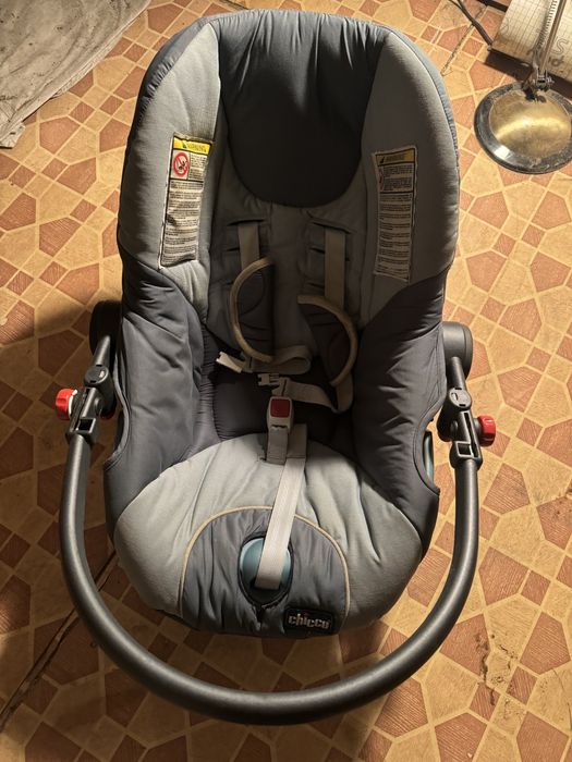 Продам автолюльку Chicco