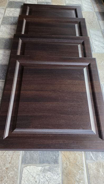 Set de 4 Uși/Fronturi dulap din MDF