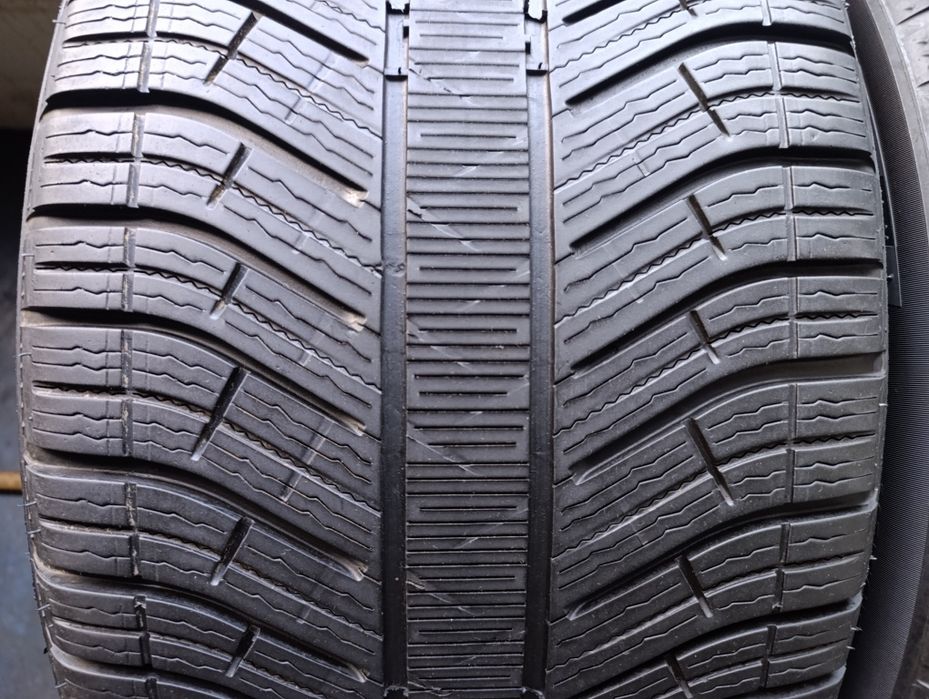 Anvelope de iarnă 295 40 20 Michelin dot 2022