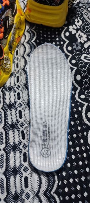 Детские кроссовки