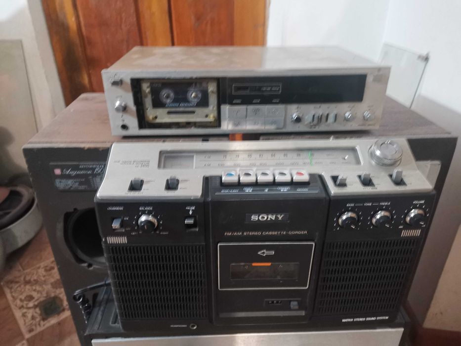 Магнитолы и пластинки продам