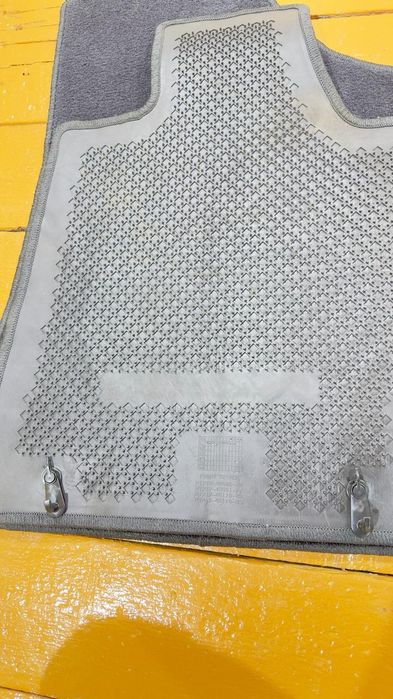 Продам коврики Toyota Highlander новые оригинал