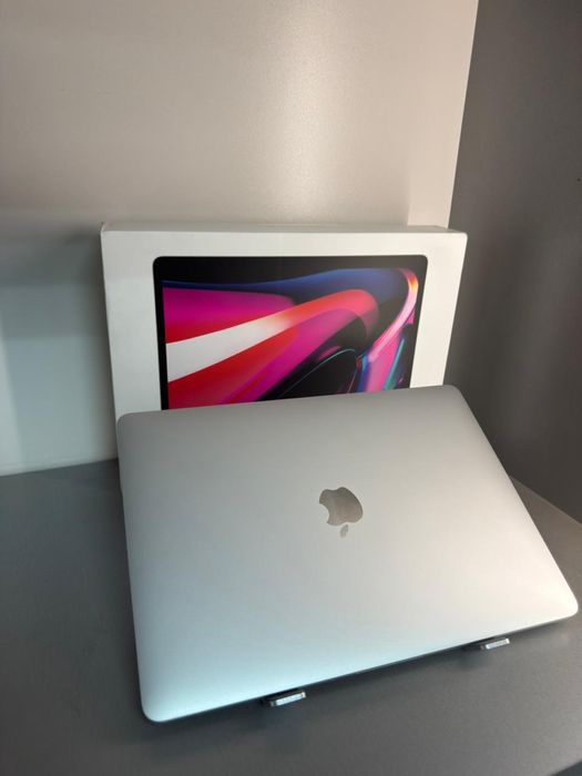 Macbook Pro 13 M2 2022 8/256 85%